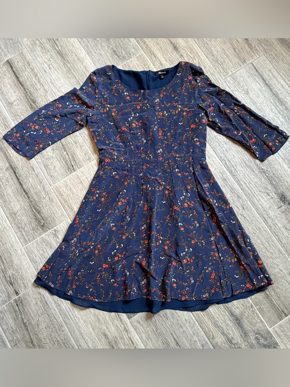 Madewell Midnight Blue Ruffle Floral Boat Neck 3/4 Sleeve Mini
Dress size 4